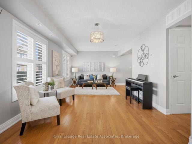 192 Louisbourg Way, Markham | For Sale @ $724,800 | Condos. Ca
