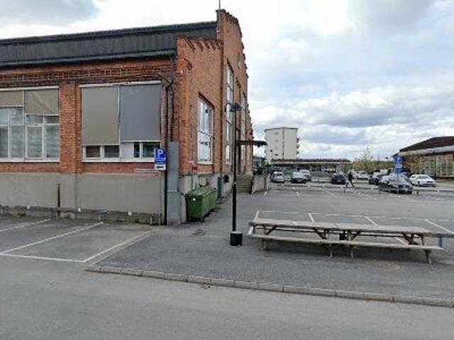 1932 m2 kontor, showroom uthyres i Järfälla