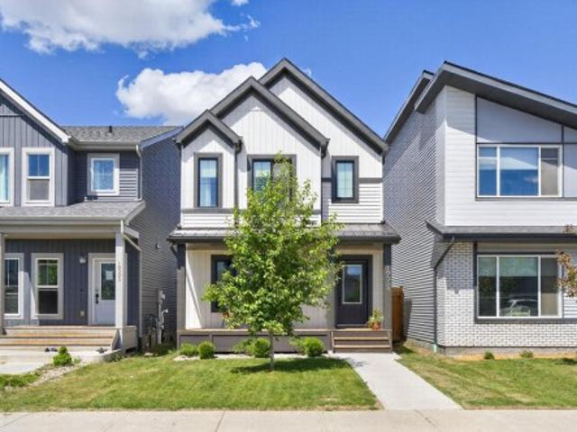 1933 A Avenue, Edmonton, AB, T6M 1L2 house for sale | Listing ID E4492 | Royal LePage