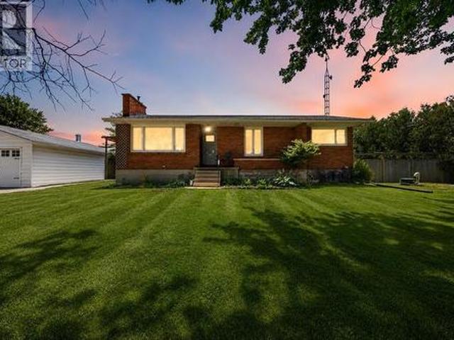 1933 Plank Road, St Clair, ON, N7T 7H5 house for sale | Listing ID 26020 | Royal LePage