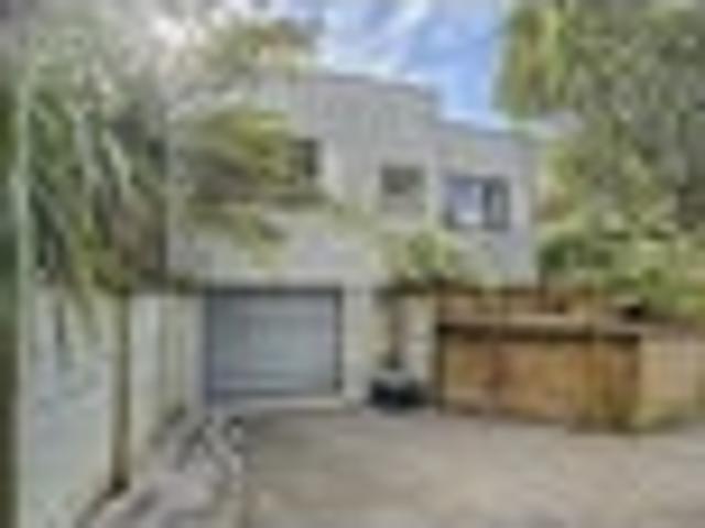 1940's Charm With Modern Comforts