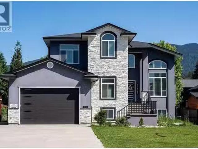 1941 Poplar Lane, Revelstoke, BC, V0E 2S3 house for sale Li.