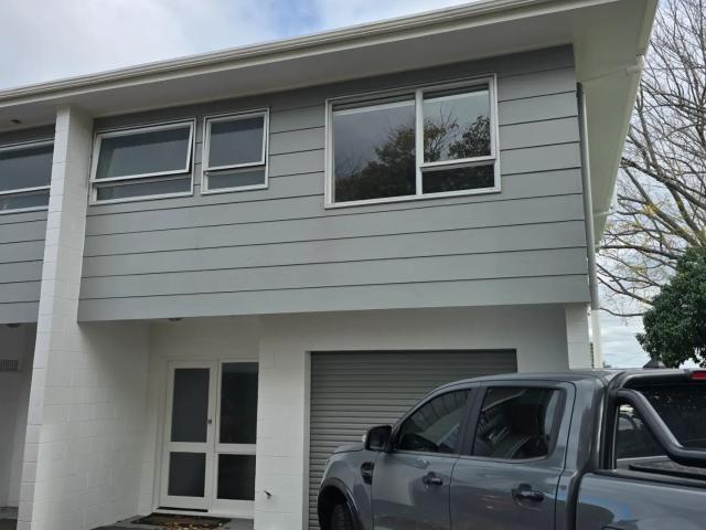 ['1/94 8th Ave']Avenues