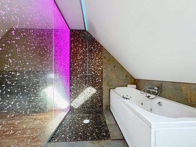 194 m² de volumes au cœur de la nature.