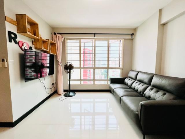 194B Bukit Batok West Avenue 6 HDB Apartment For Sale, $798,000, 3 Bed 2 Bath 990 sqft $806.00 psf
