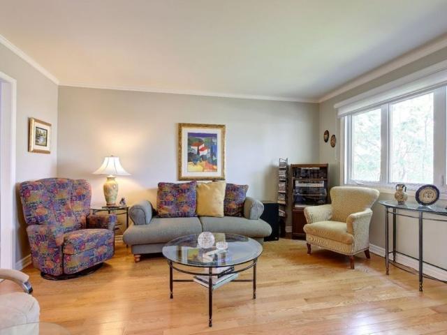 1958 Rue Favreau, Laval Chomedey, H7T1S4