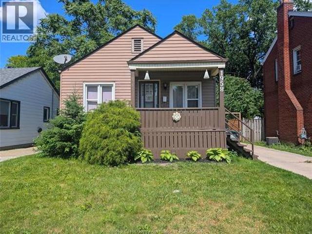 1958 Tourangeau Road, Windsor, ON, N8W 4N3 house for sale | Listing ID 26014 | Royal LePage