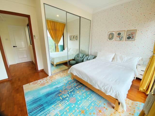 $1950 | No Agent Fee | Charming Balcony | SMART Home Studio | Smart Washer/Dryer/TV | Private Bathro