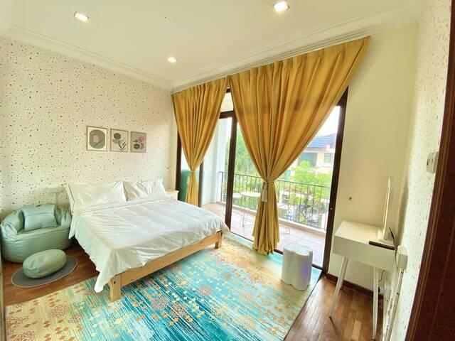 $1950 | No Agent Fee | Charming Balcony | SMART Home Studio | Smart Washer/Dryer/TV | Private Bathro