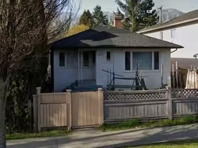 1953 Broadway Drive E, Vancouver, BC, V5N 1W4 house for sale.