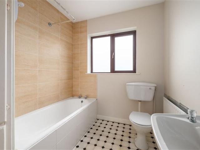 195,000 | Main St, Killavullen, Co. Cork Sherry FitzGerald O'Donovan Mallow 4999 MyHome. Ie Residential