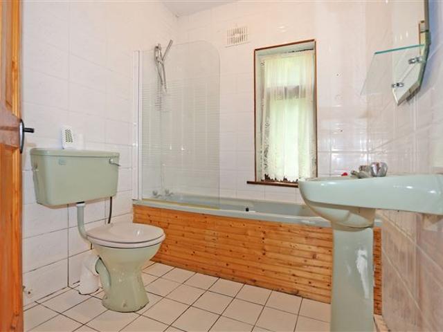 195,000 | Ballycar, Sixmilebridge, Co. Clare Sherry FitzGerald O'Donovan 4943 MyHome. Ie Residential