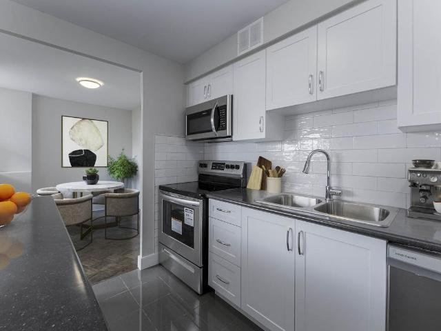 195 207 Fifth Avenue & 196 210 Sixth Avenue 2 Bedroom Apartment for Rent at 207 195 207 Fifth Avenue & 196 210 Sixth Avenue, Kitchener, ON N2C 1P6 Vanier