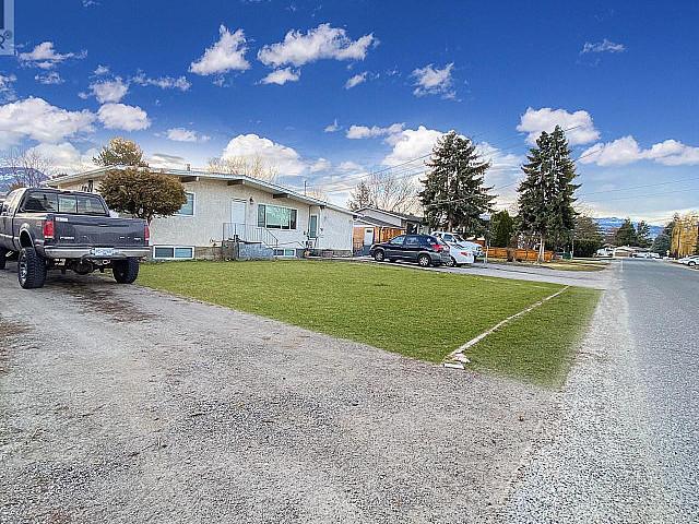 195 215 Davie Road S Kelowna, British Columbia