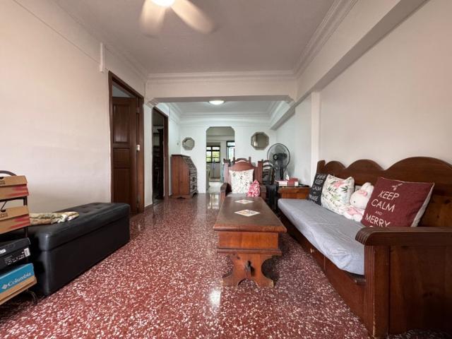 195 Golden Clover HDB Apartment For Sale, $355,000, 3 Bed 2 Bath 710 sqft $500.00 psf