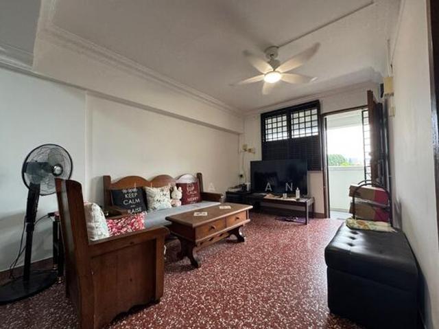 195 Golden Clover HDB Apartment For Sale, $355,000, 3 Bed 2 Bath 710 sqft $500.00 psf