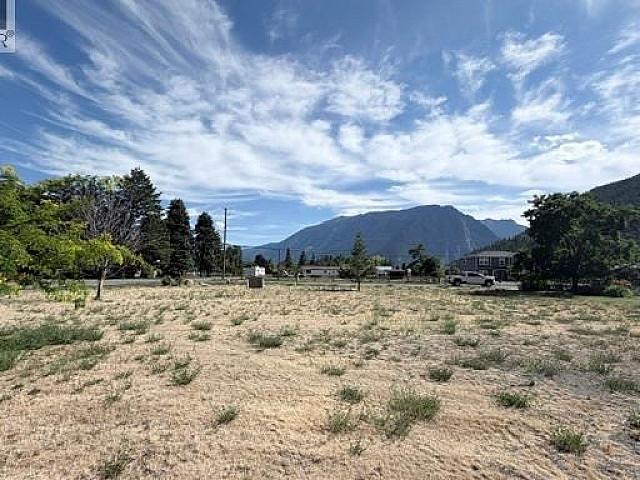 195 Hollywood Crescent Lillooet, British Columbia