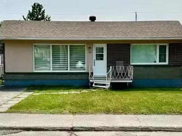 195 Rue Pinder O. Rouyn Noranda, QC, J9X 2Y5 house for sale.
