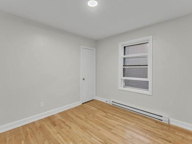 196 Av. Dubé