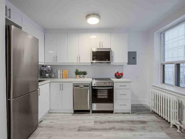 196 Eglinton Avenue East Studio Apartment for Rent at 196 Eglinton Ave E, Toronto, ON M4P 1K2 North Toronto