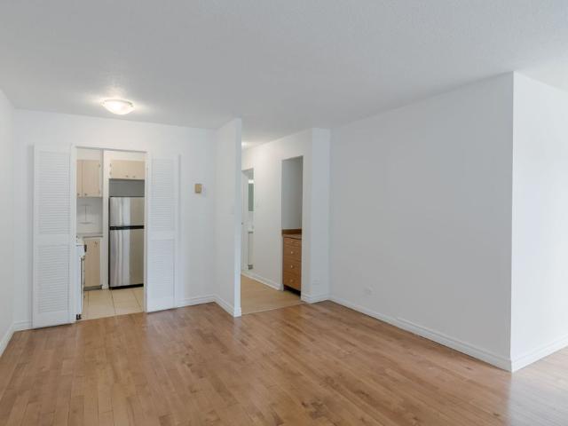 1975 Maisonneuve Blvd West