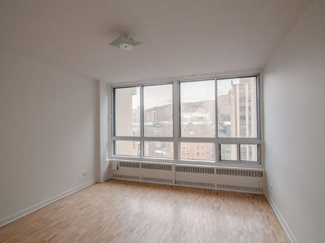1975 Maisonneuve Blvd West