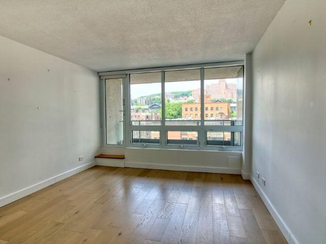 1975 Maisonneuve Blvd West
