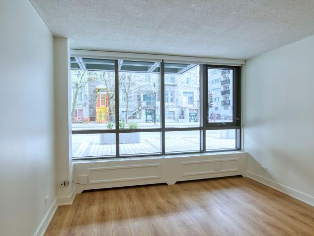 1975 Maisonneuve Blvd West