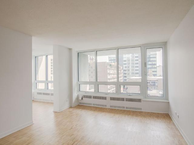 1975 Maisonneuve Blvd West