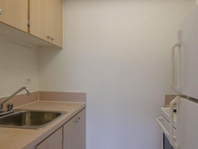 1975 Maisonneuve Blvd West
