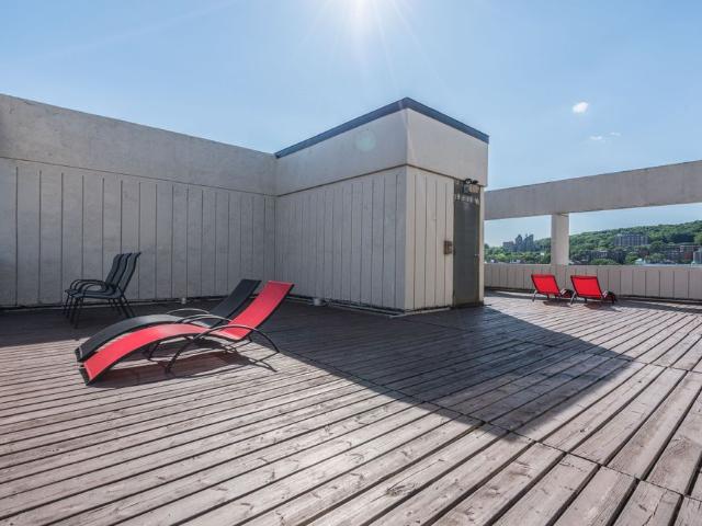 1975 Maisonneuve Blvd West
