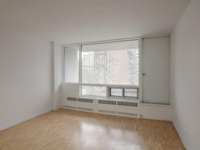 1975 de Maisonneuve Studio Apartment for Rent at 1975 Boul De Maisonneuve O, Montréal, QC H3H 1K4