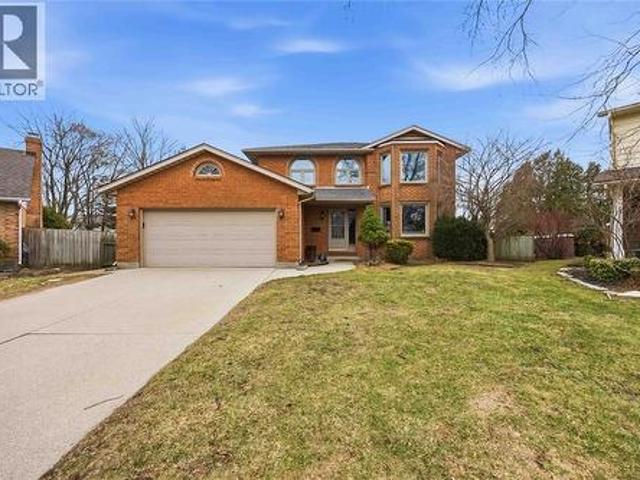 1977 Winslow Crescent, Sarnia, ON, N0N 1C0 house for sale | Listing ID 26012 | Royal LePage