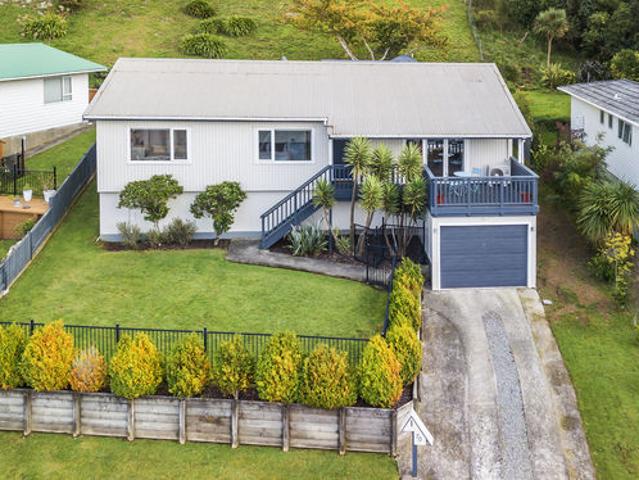1970's Classic with Modern Comforts!