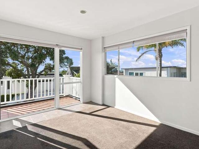 19/72 Kitchener Road, Milford, North Shore City