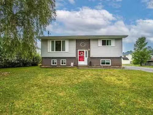197 Churchill Downs Circle, Lower Sackville, NS, B4E 2J8 hou.