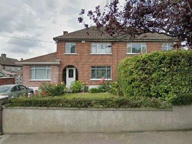 197 m2 land for rent in Clontarf