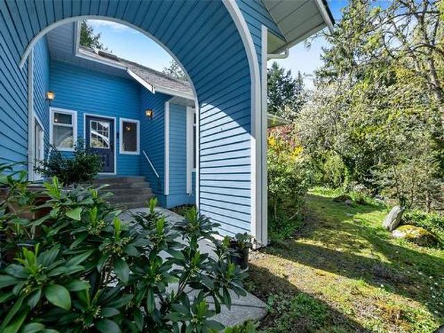 1985 Cardinal Close, North Saanich, BC, V8L 5N6 house for sale | Listing ID 1000 | Royal LePage