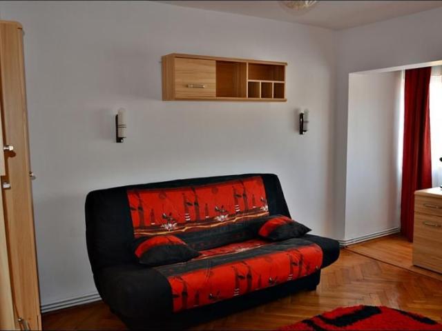 1986 APARTAMENT PATRU CAMERE, MOBILAT, UTILAT, ZONA CENTRALA