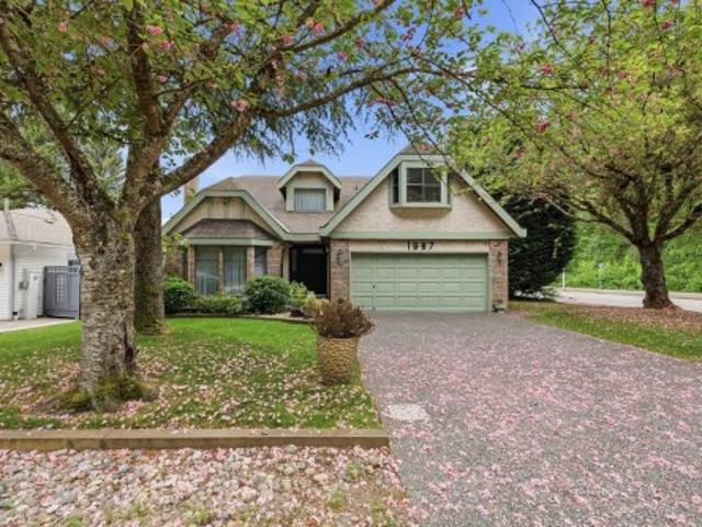 1987 144 Street, Surrey, BC, V4A 7M6 house for sale | Listing ID R3120 | Royal LePage