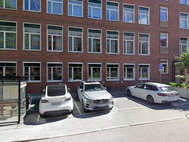 1988 m2 kontor uthyres i Solna