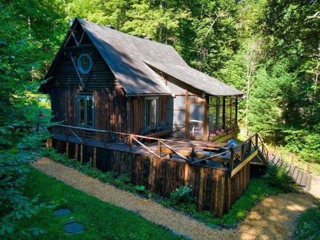 1988 Rive Du, Lac Tremblant Nord, QC, J8E 1B3 Luxury House for sale | Listing ID 21770 | Royal LePage Carriage Trade Luxury Properties