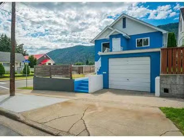 1980 Fifth Avenue, Trail, BC, V1R 1V4 house for sale Listin.