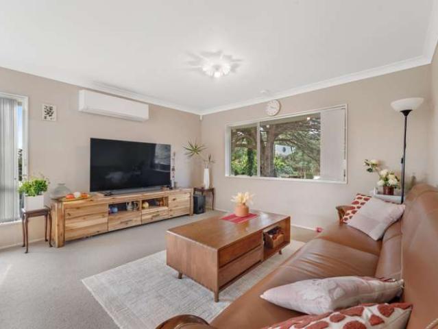 1/98 Frank Nobilo Drive, Golflands, Manukau City