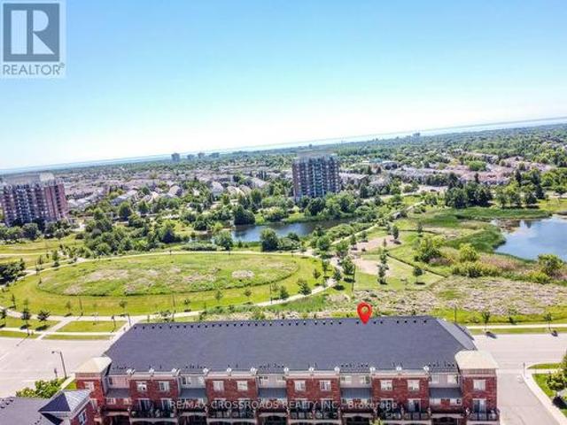 19 51 Hays Boulevard, Oakville, ON, L6H 0J1 townhouse for sale | Listing ID W13486 | Royal LePage
