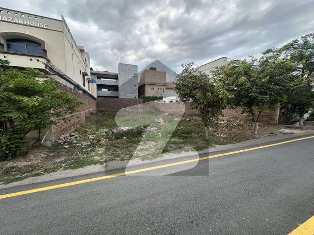 19.5 Marla Corner Plot Available For Sale In 70 Feet Boulevard Road Faisal Town West Canal Road Fsd
