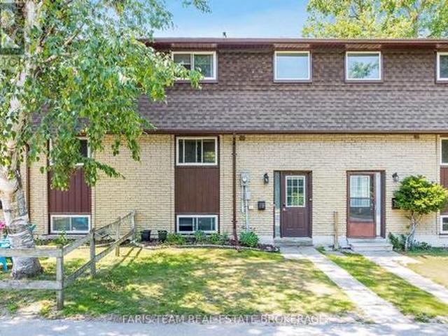 19 233 Innisfil Street, Barrie, ON, L4N 3E9 townhouse for sale | Listing ID S12288 | Royal LePage
