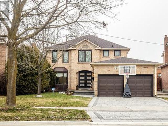 19 Timpson Drive, Aurora, ON, L4G 5K7 house for sale | Listing ID N12082 | Royal LePage
