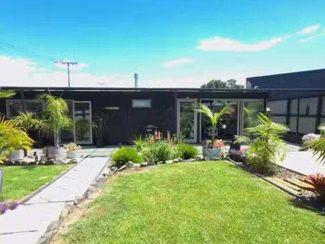 19 West Crescent, Te Puru, Thames Coromandel
