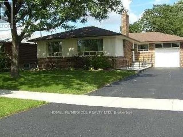 19 Amberwood Road, Toronto, ON, M9B 5S4 house for sale | Listing ID W13474 | Royal LePage